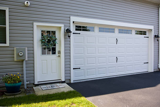 24/7 Emergency Garage Door Panel Replacement experts in Armstrong County County, TX